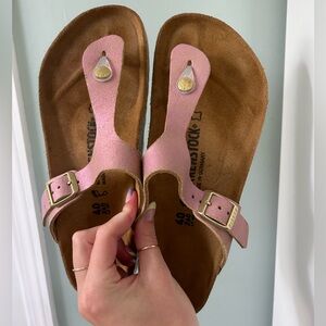 Like new gizeh Birkenstocks!